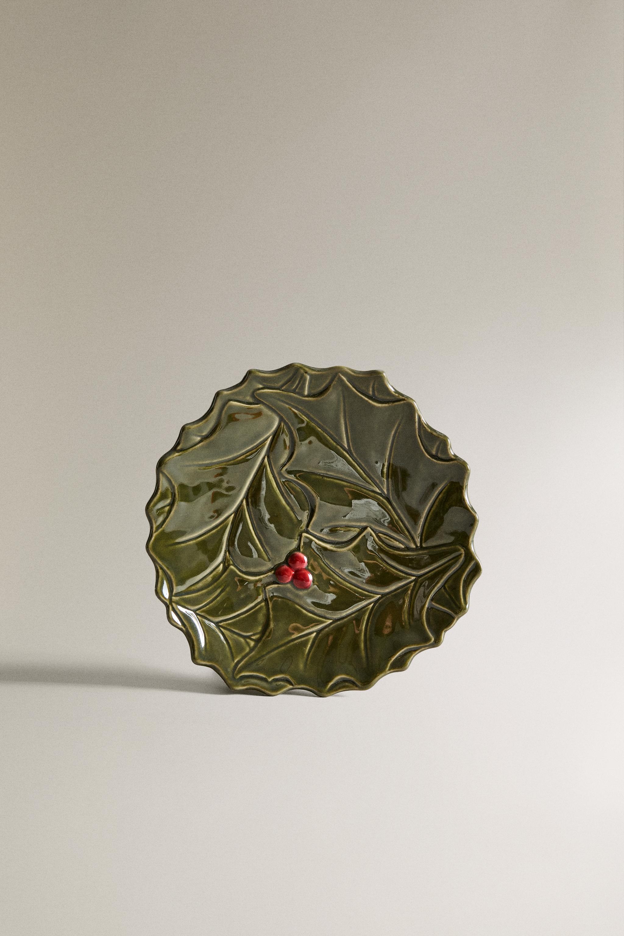 CHRISTMAS HOLLY PORCELAIN SIDE PLATE